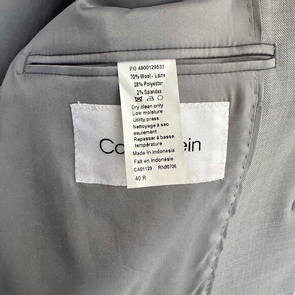 Like-New Calvin Klein Slim Fit Suit, Jacket 40R and 32x32 pant - Picture 4 of 4